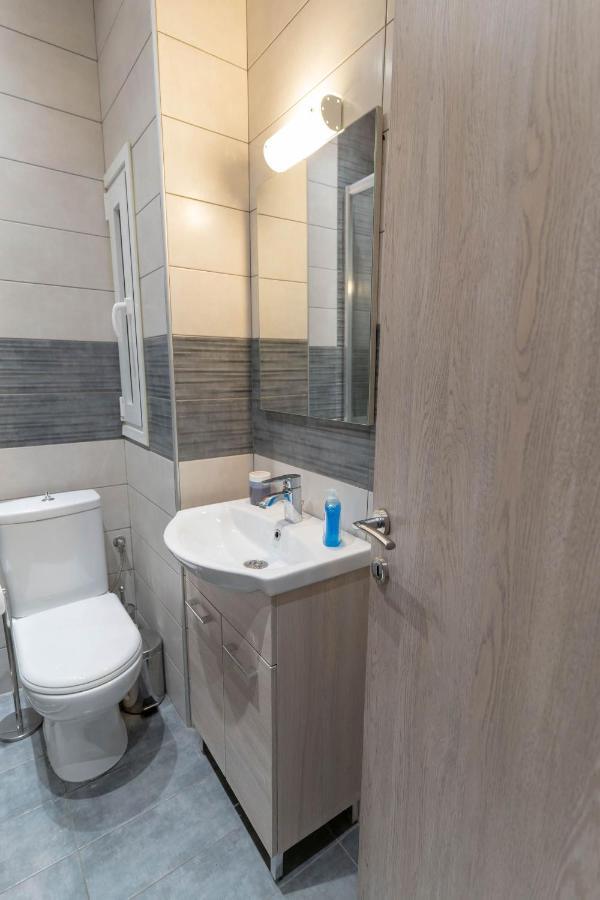 לריסה Byt Downtown Flat מראה חיצוני תמונה